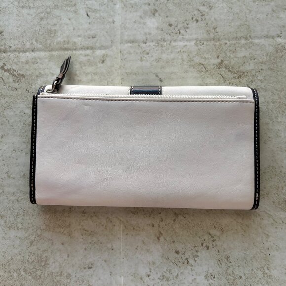 Vintage Coach White & Black Leather Wallet With Zip Compartment - Picture 2 of 10
